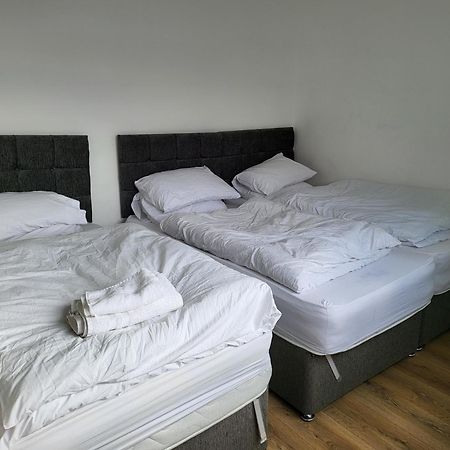 Aspire 1 Bedroom, 3 Single Beds Bristol Exterior foto